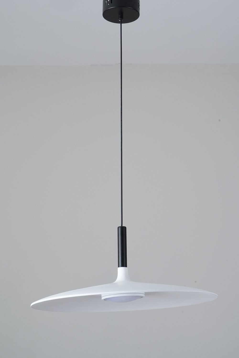 modern-industrial-aluminum-led-aplomb-pendant-light-for-kitchen-island-and-dining-room-decor