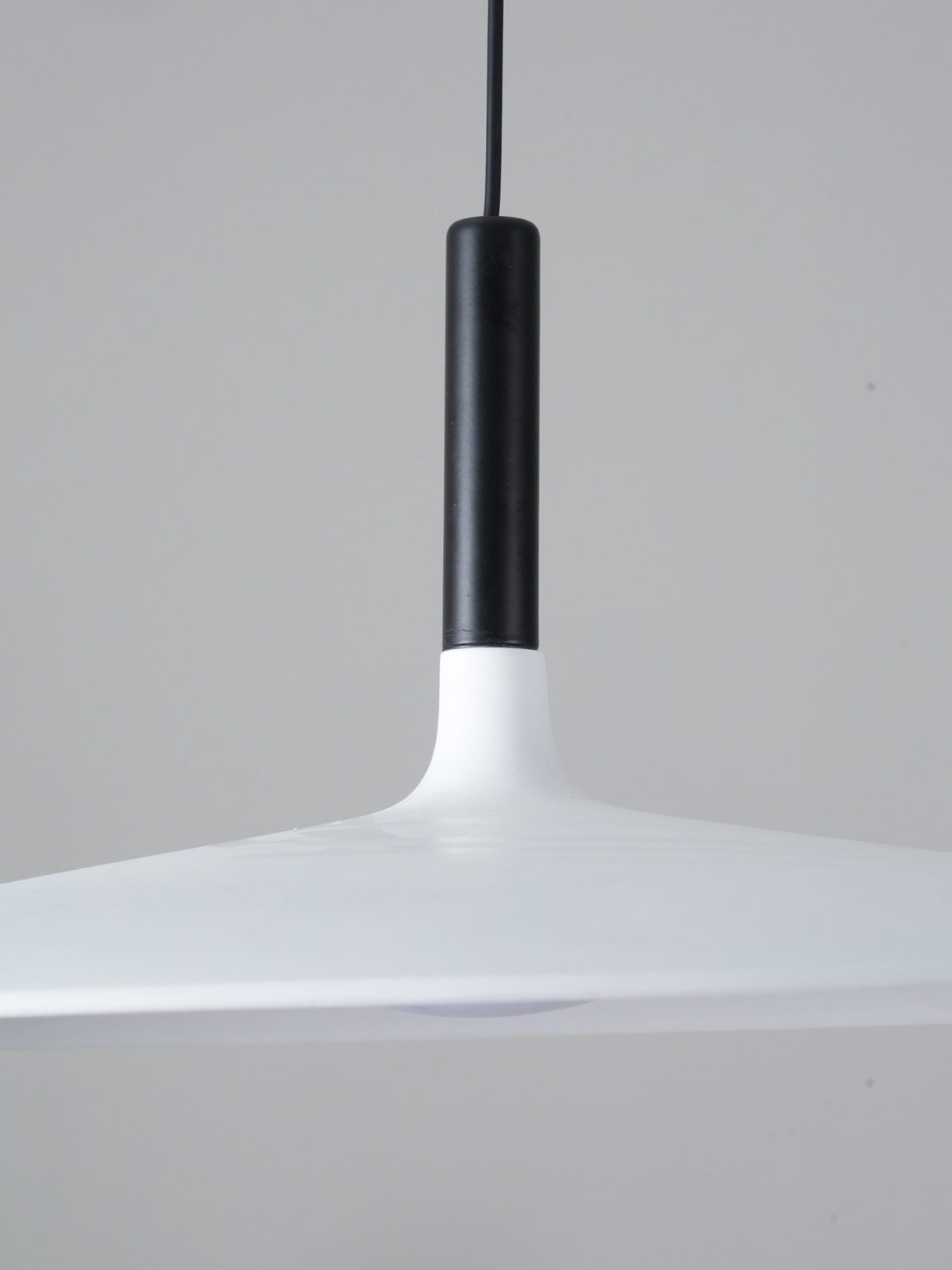 modern-industrial-aluminum-led-aplomb-pendant-light-for-kitchen-island-and-dining-room-decor