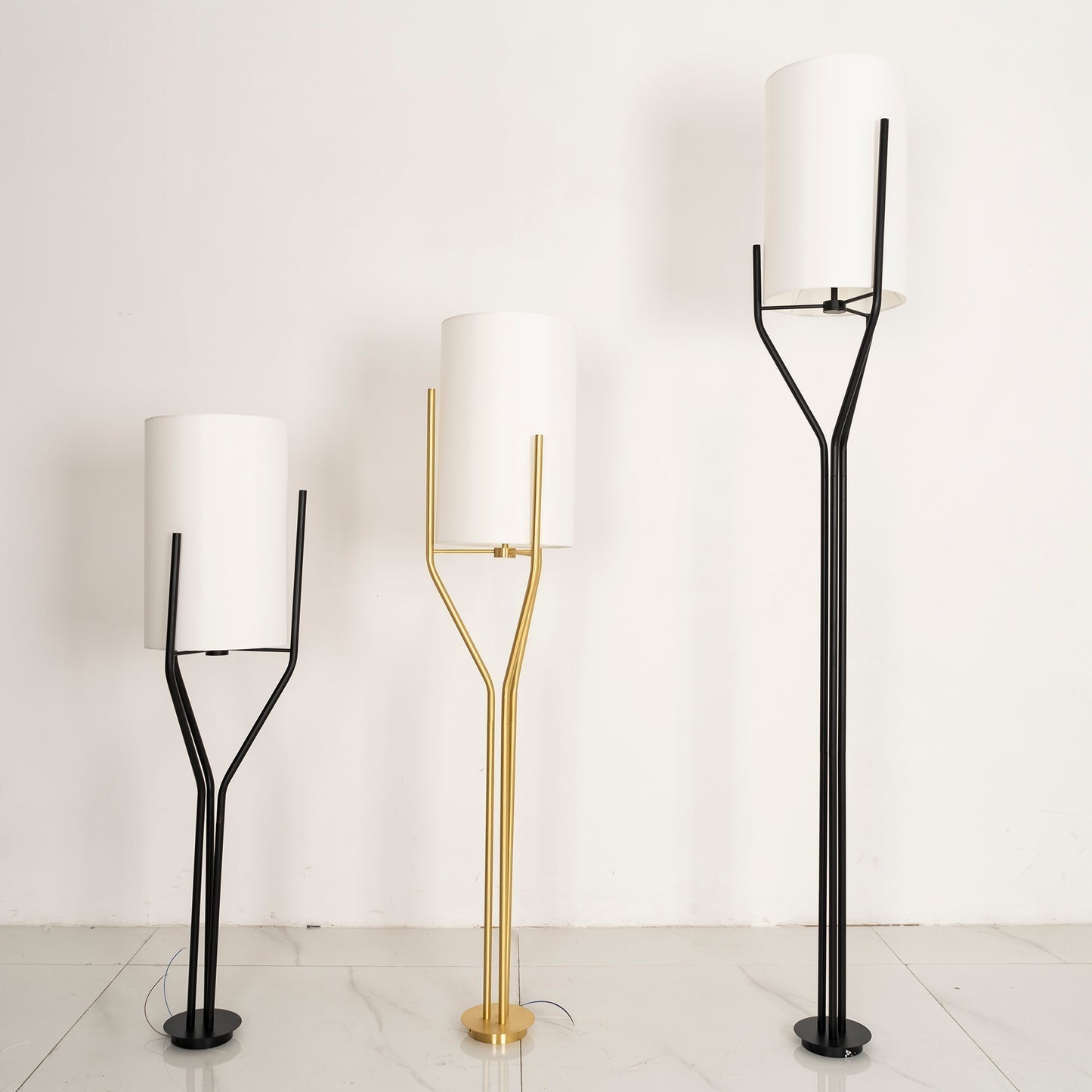 arborescence-modern-minimalist-brass-pendant-lamp-with-sophisticated-white-linen-shade