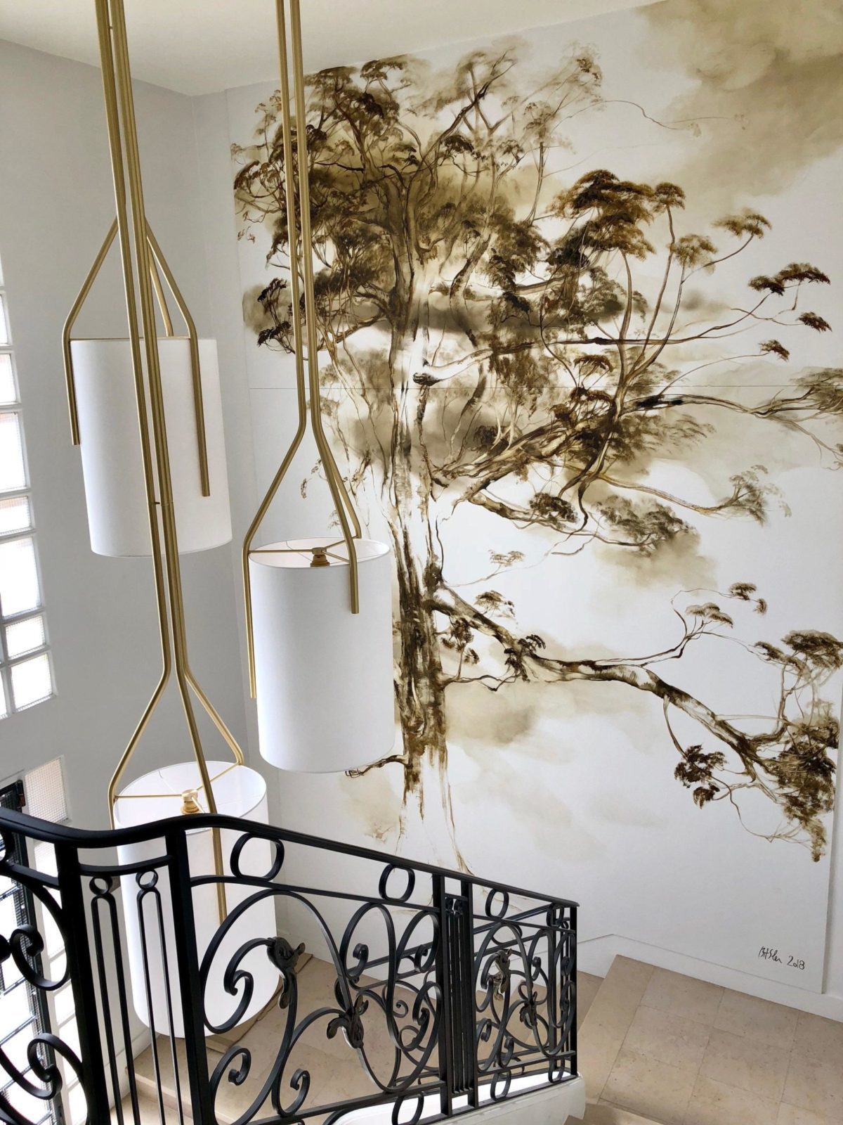 arborescence-modern-minimalist-brass-pendant-lamp-with-sophisticated-white-linen-shade