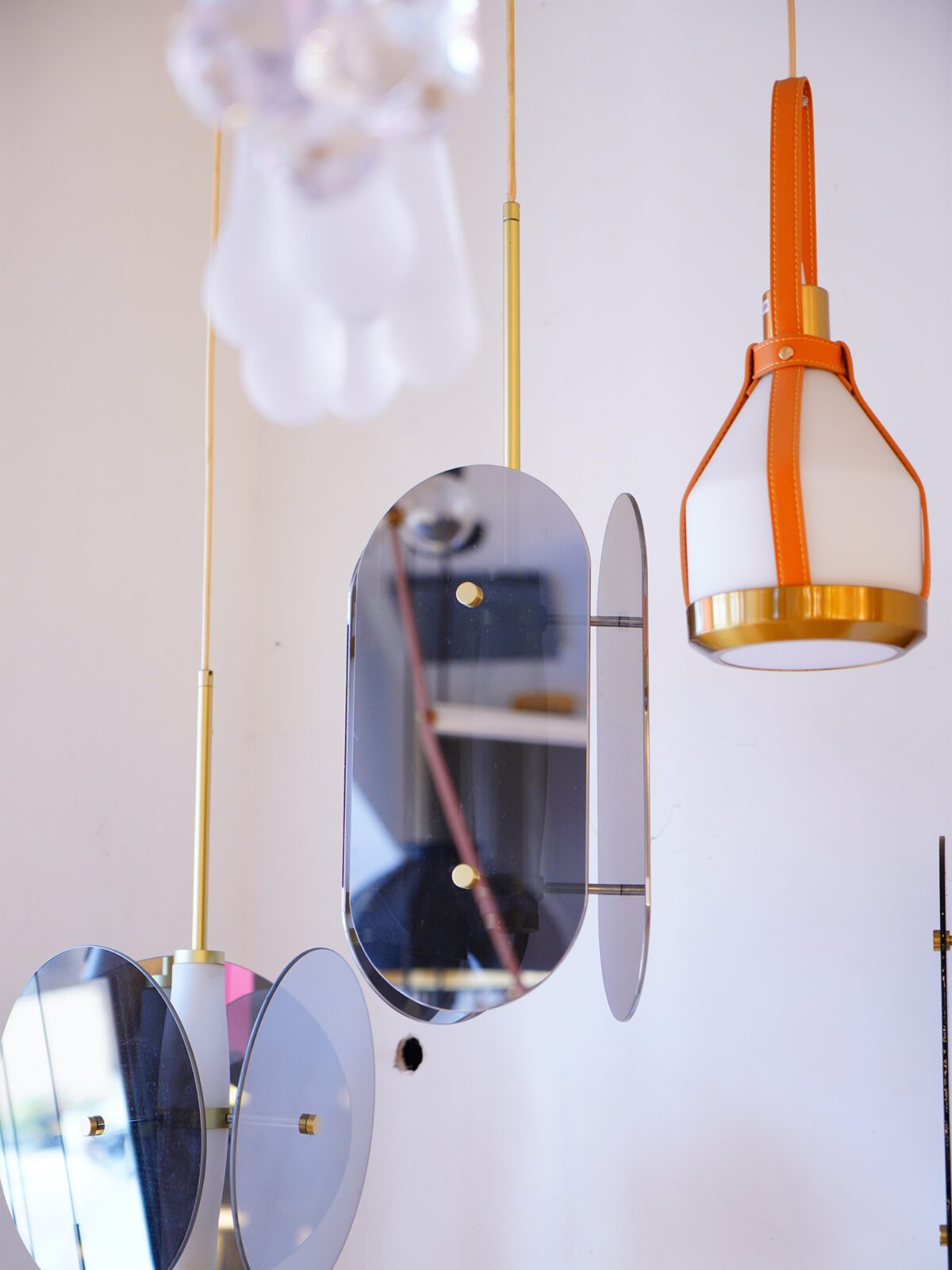 modern-arched-geometric-glass-cube-pendant-light-with-integrated-led-and-gold-finish