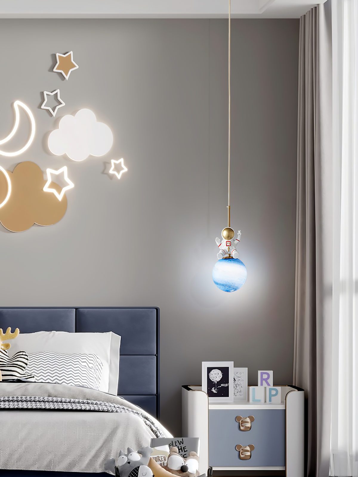 astronaut-moon-pendant-light-for-kids-bedroom-and-playroom-hanging-lamp