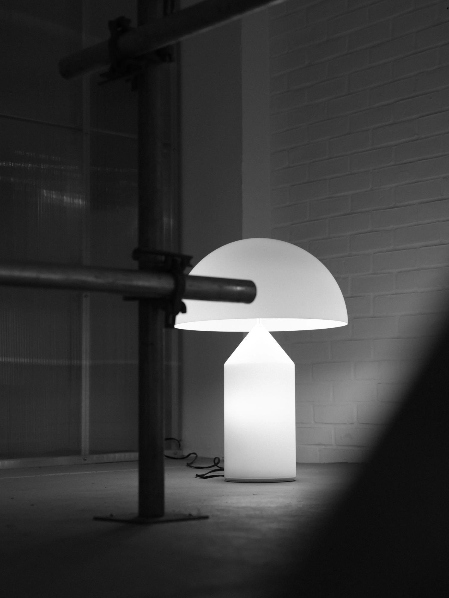 Modern White Blown Glass Mushroom Table Lamp with Geometric Dome Shade for Bedside and Living Room