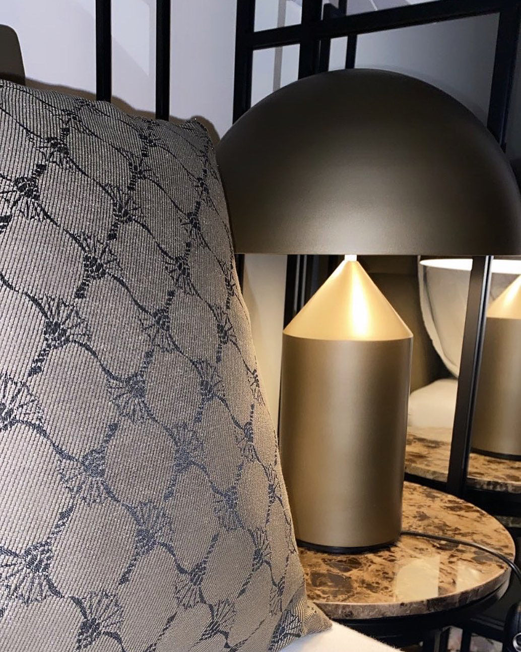 Modern Geometric Atollo Metal Table Lamp Mushroom Shape Accent Desk Light
