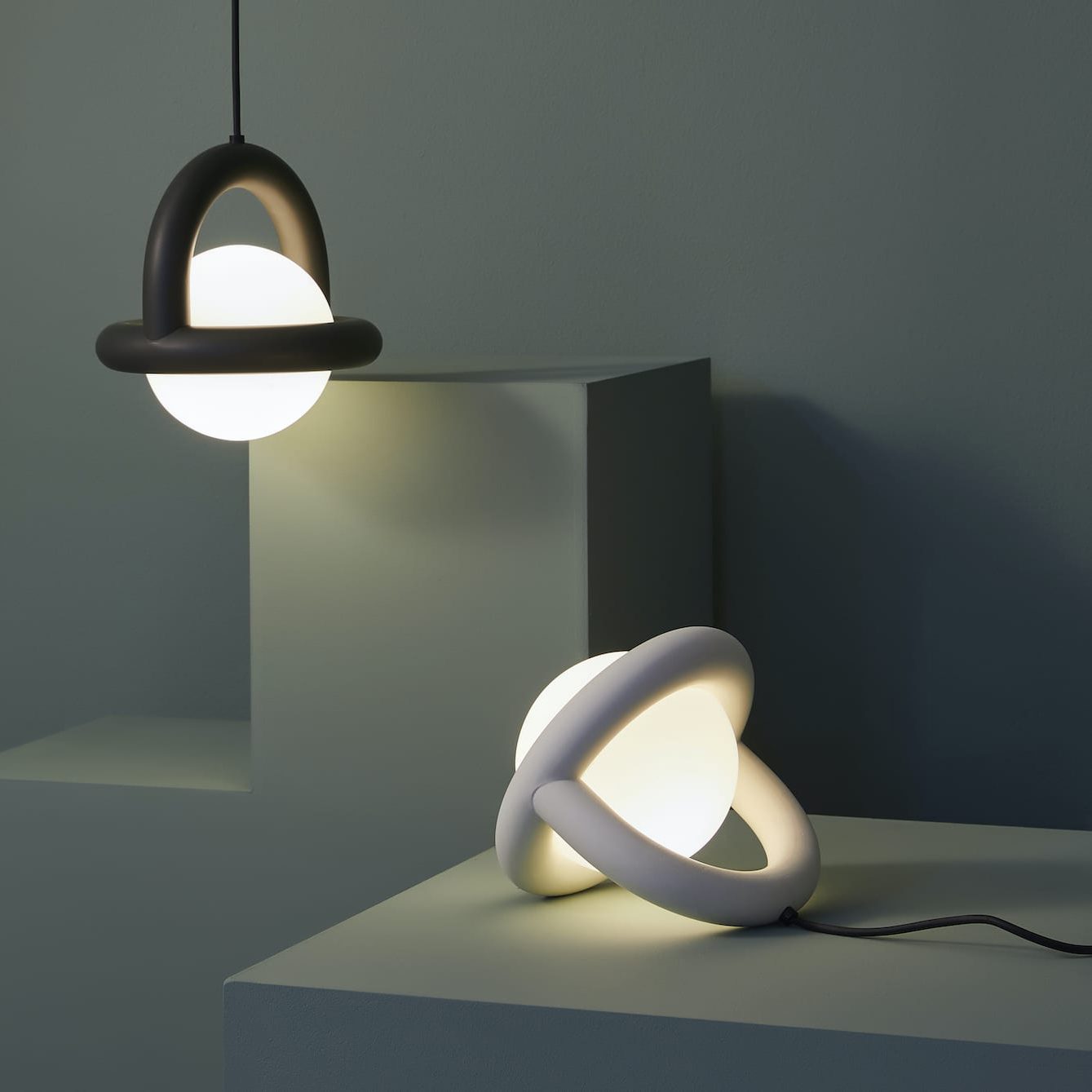 modern-sphere-balloon-pendant-light-for-living-room-and-bedroom-decor