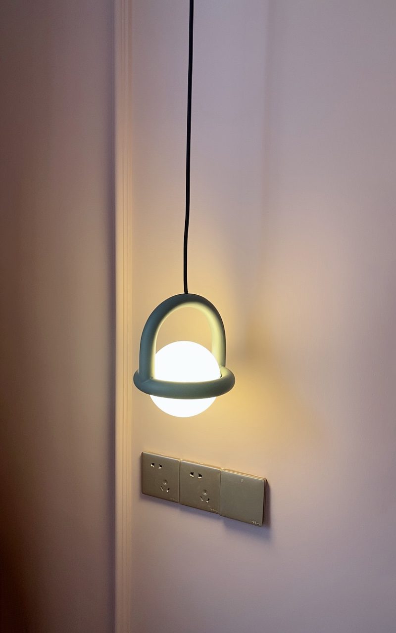 modern-sphere-balloon-pendant-light-for-living-room-and-bedroom-decor