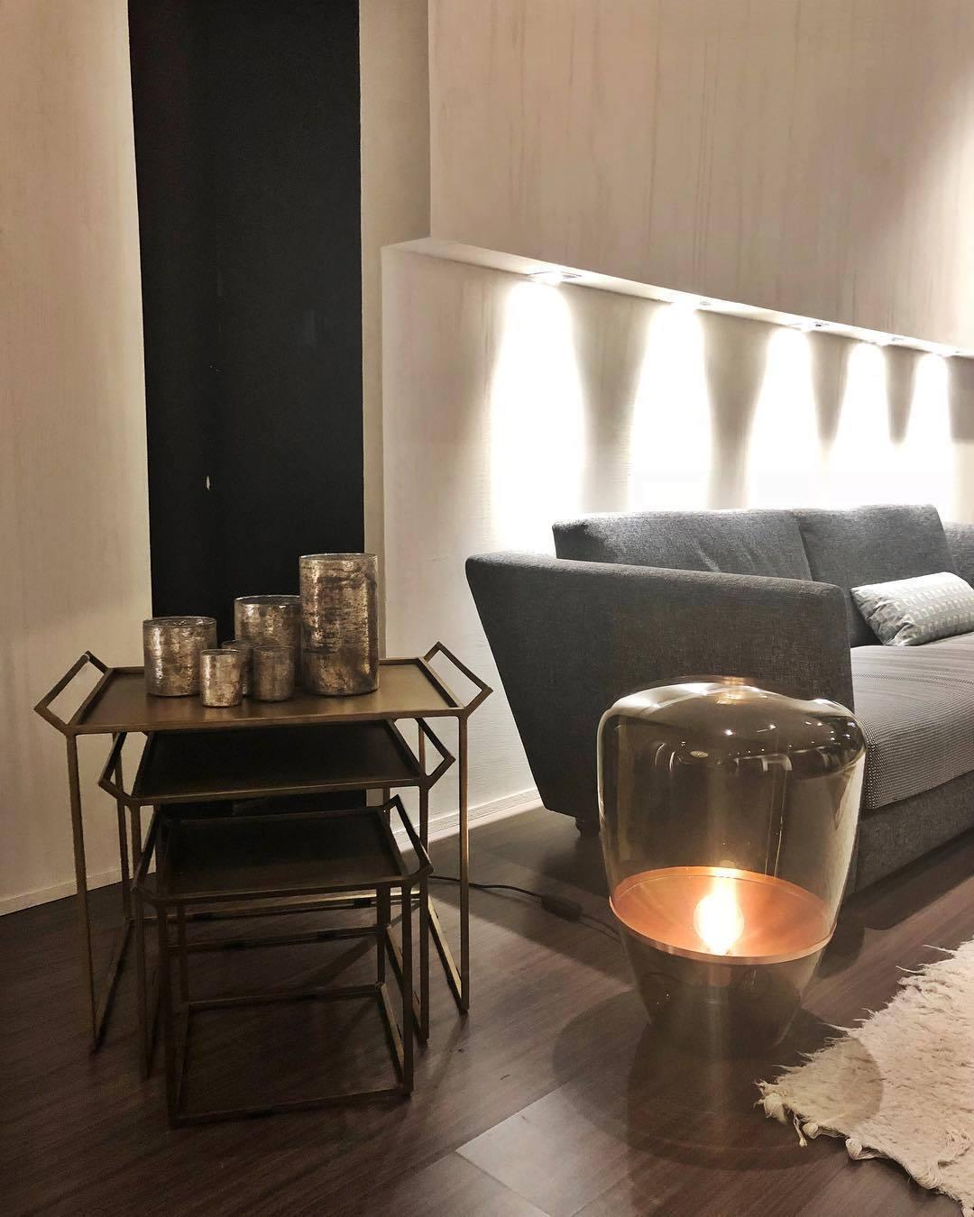 modern-hand-blown-glass-balloon-table-lamp-with-internal-reflector-for-ambient-living-spaces