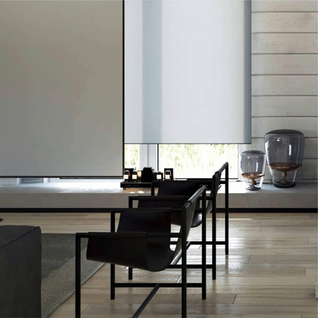 modern-hand-blown-glass-balloon-table-lamp-with-internal-reflector-for-ambient-living-spaces