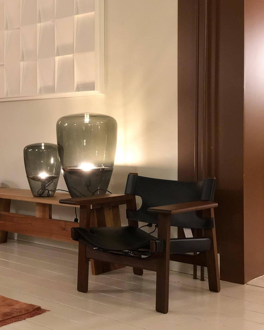 modern-hand-blown-glass-balloon-table-lamp-with-internal-reflector-for-ambient-living-spaces