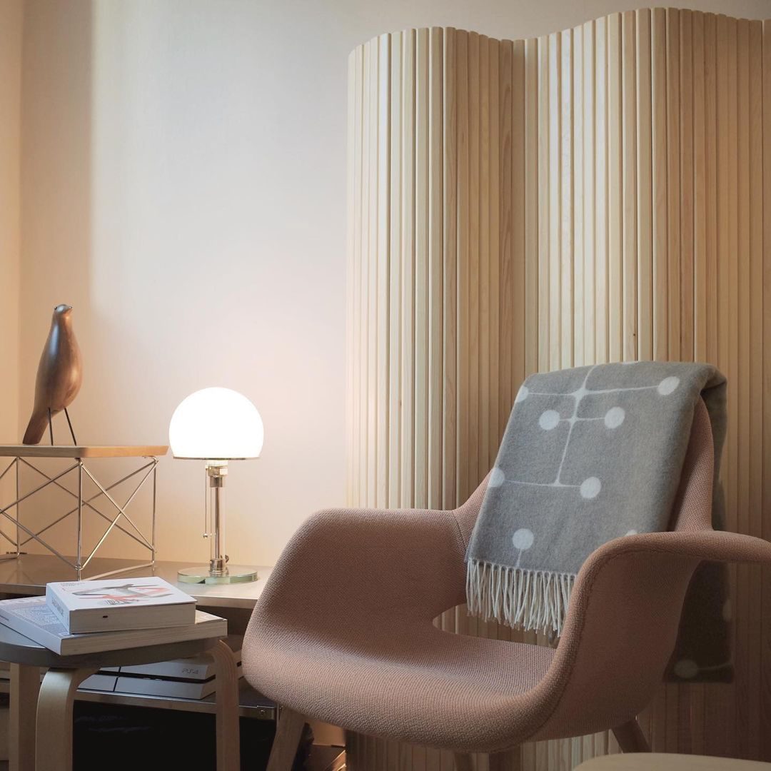mid-century-modern-bauhaus-glass-table-lamp-wg-24-style-desk-light-with-pull-switch
