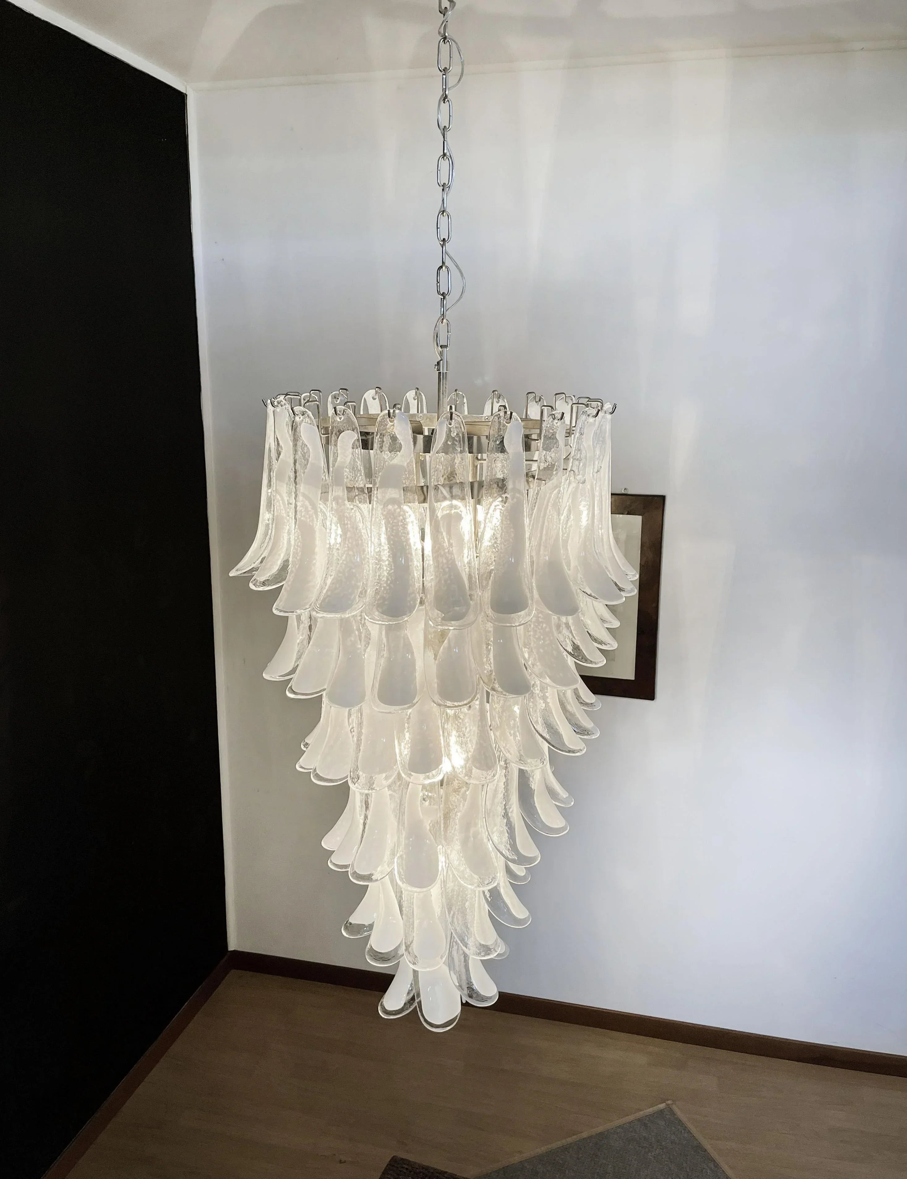 handcrafted-murano-transparent-glass-petal-spiral-chandelier-in-gold-or-chrome