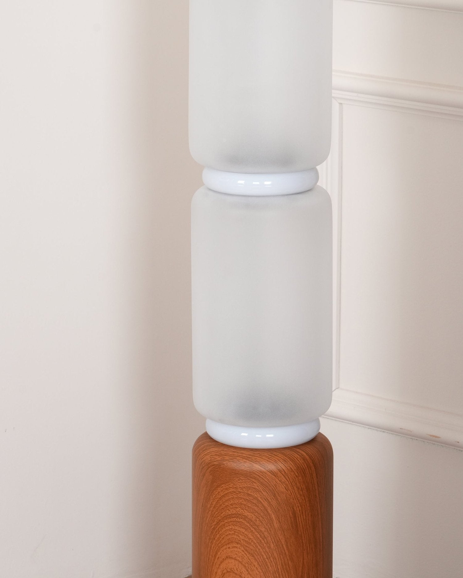 postmodern-art-deco-sculptural-glass-floor-lamp-with-wood-finish-and-integrated-led-lighting