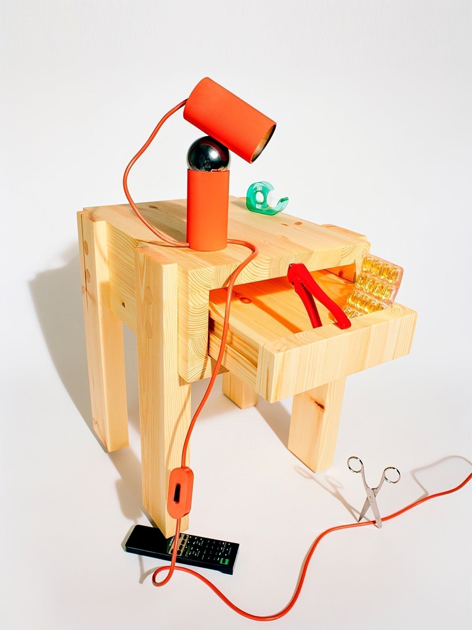 Modern Beam Task Table Lamp with Rotatable Magnetic Ball Joint for Office