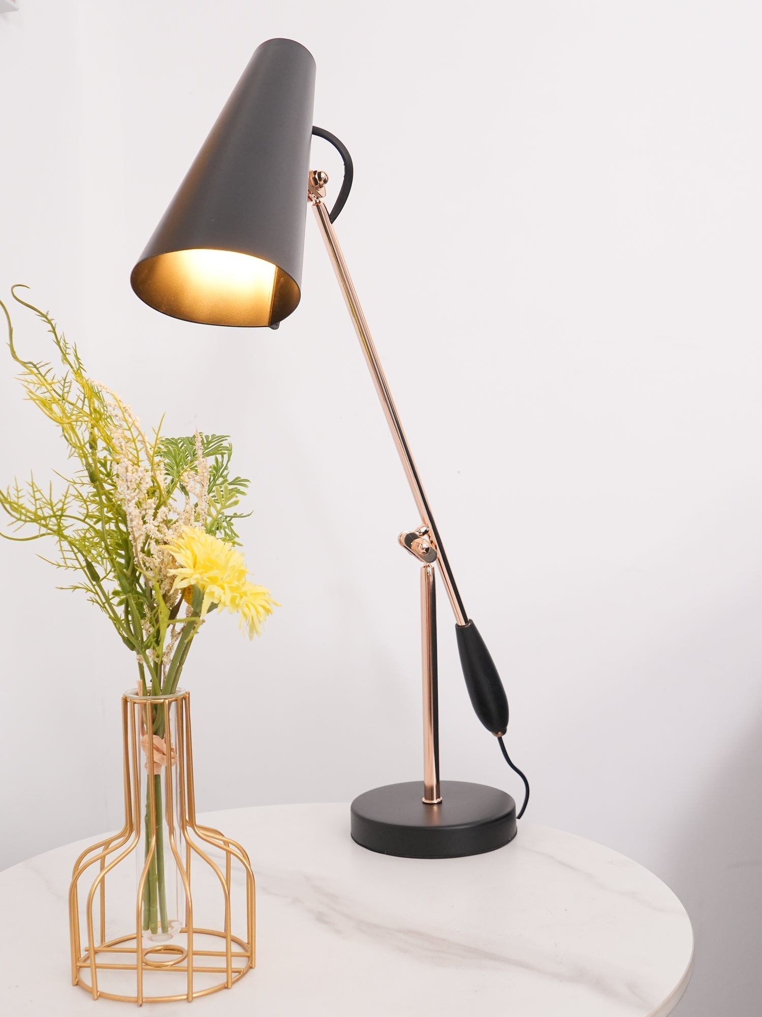 modern-birdy-table-lamp-with-adjustable-arm-and-minimalist-steel-design