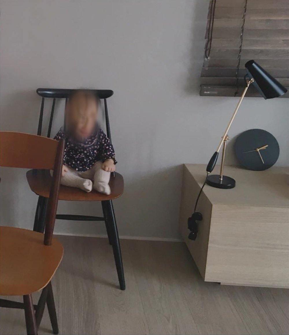 modern-birdy-table-lamp-with-adjustable-arm-and-minimalist-steel-design