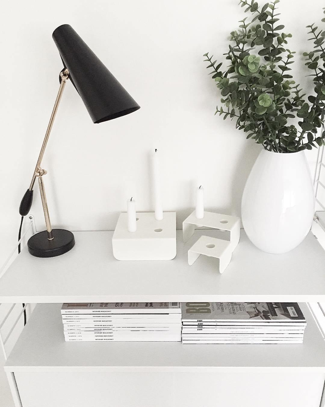 modern-birdy-table-lamp-with-adjustable-arm-and-minimalist-steel-design