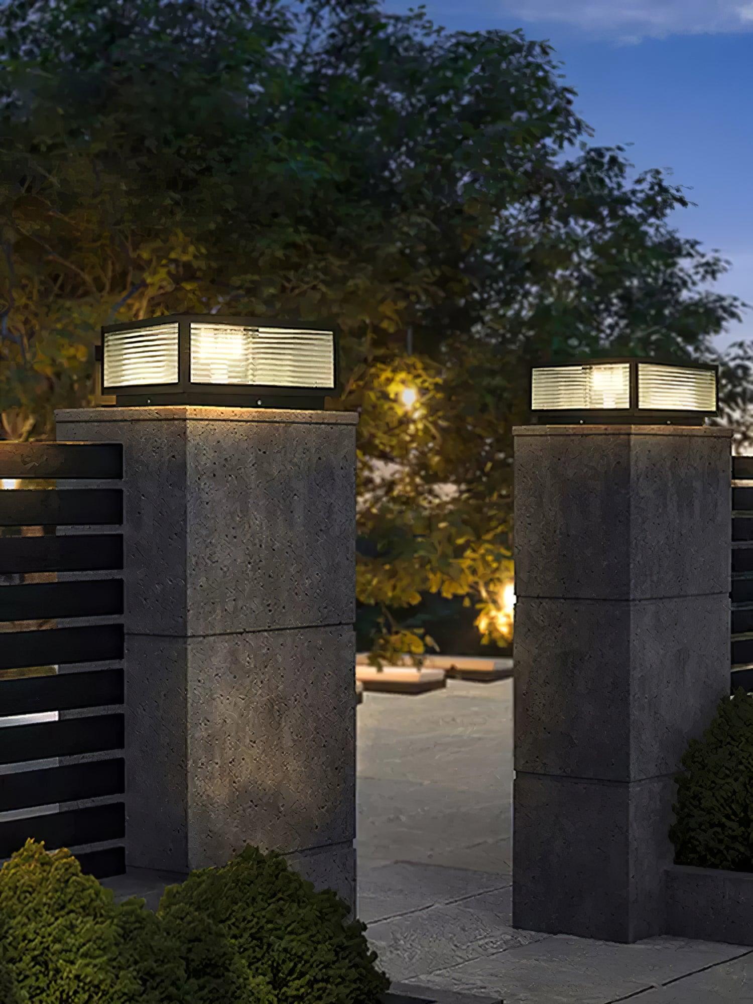 modern-outdoor-garden-pathway-light-with-solar-and-wired-power-options