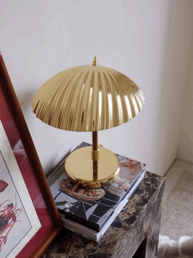 Sculptural Mid Century Modern Brass Shell Table Lamp for Bedside and Desk Lighting