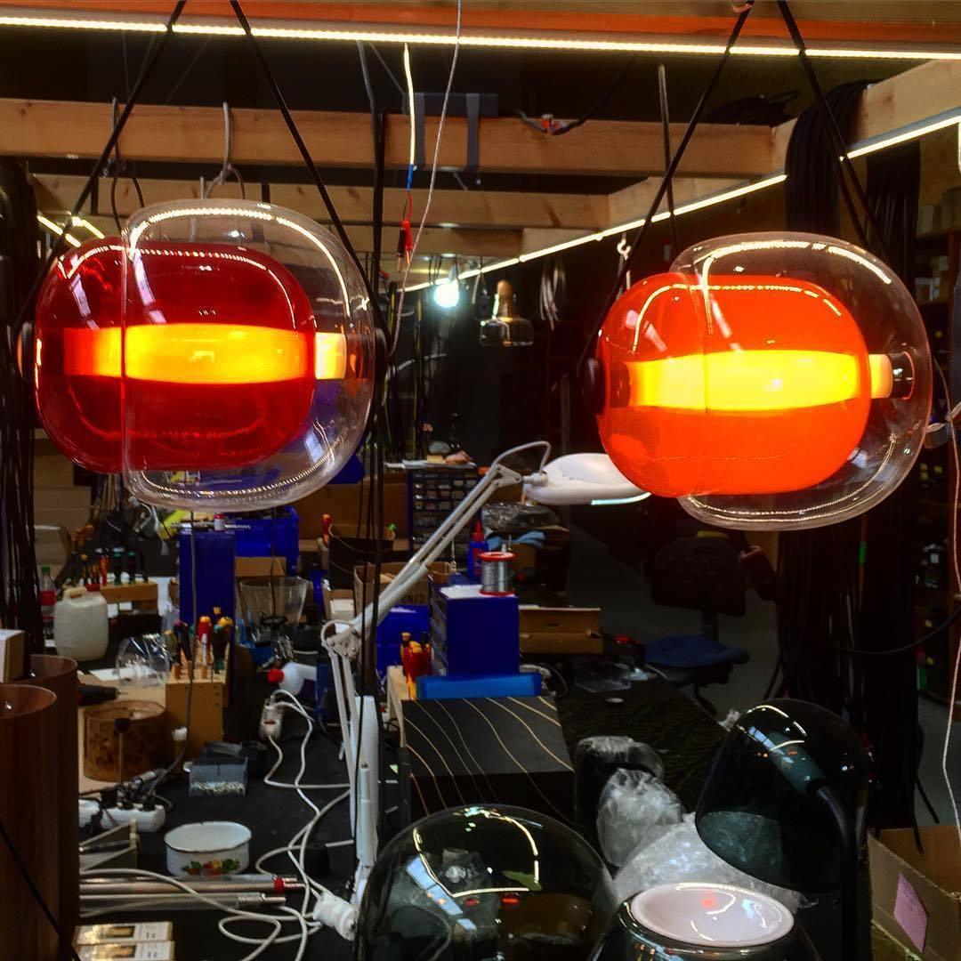 modern-capsula-layered-glass-led-pendant-light-for-contemporary-interior-lighting