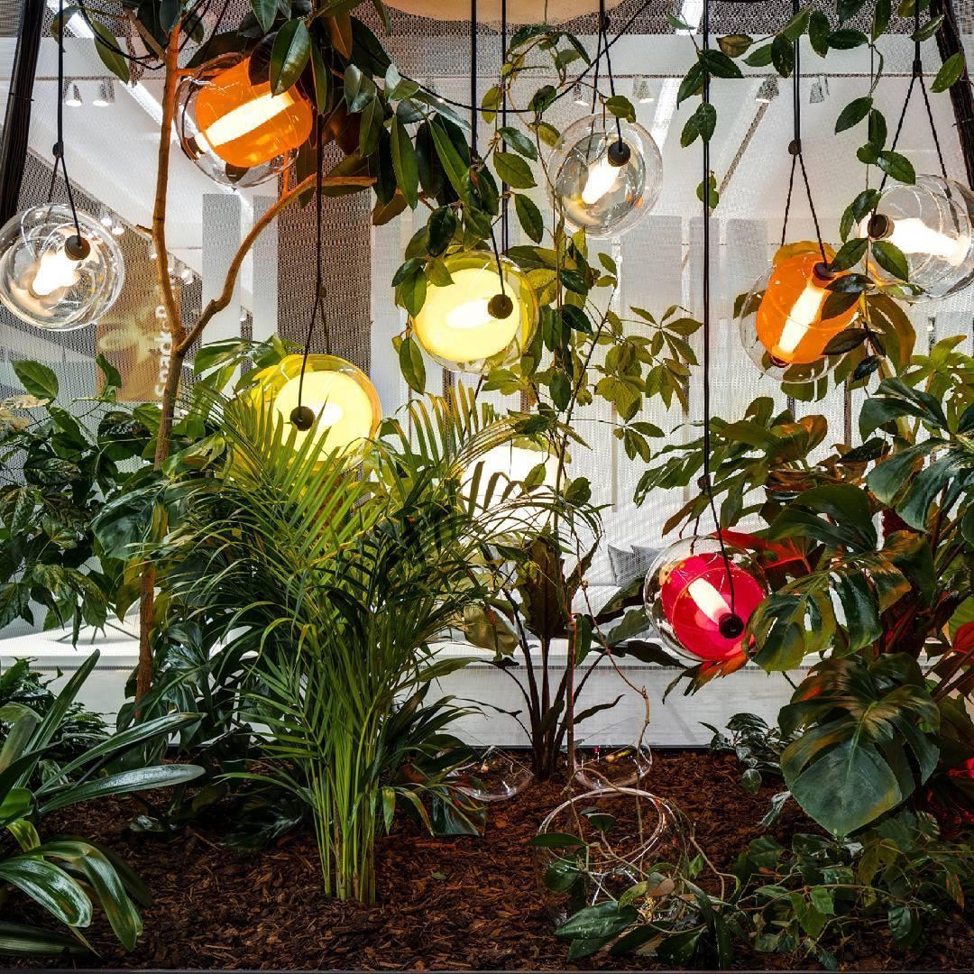 modern-capsula-layered-glass-led-pendant-light-for-contemporary-interior-lighting