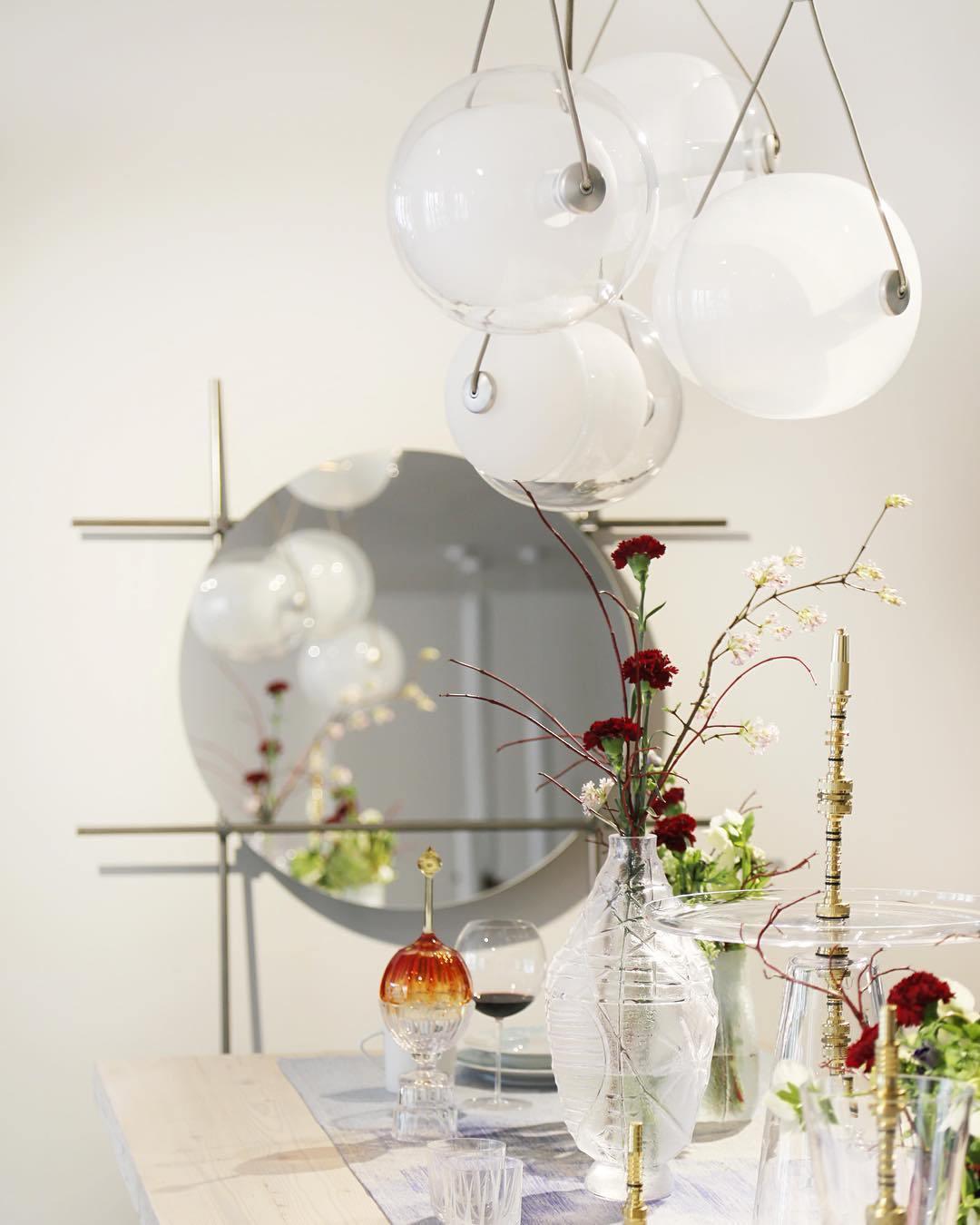 modern-capsula-layered-glass-led-pendant-light-for-contemporary-interior-lighting
