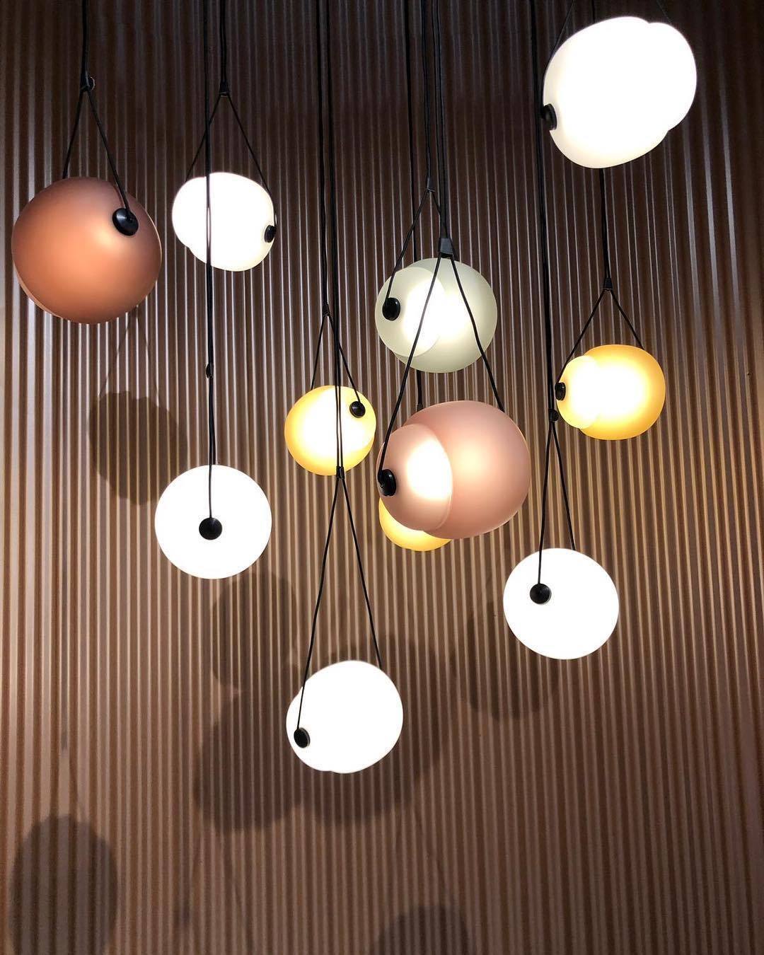 modern-capsula-layered-glass-led-pendant-light-for-contemporary-interior-lighting