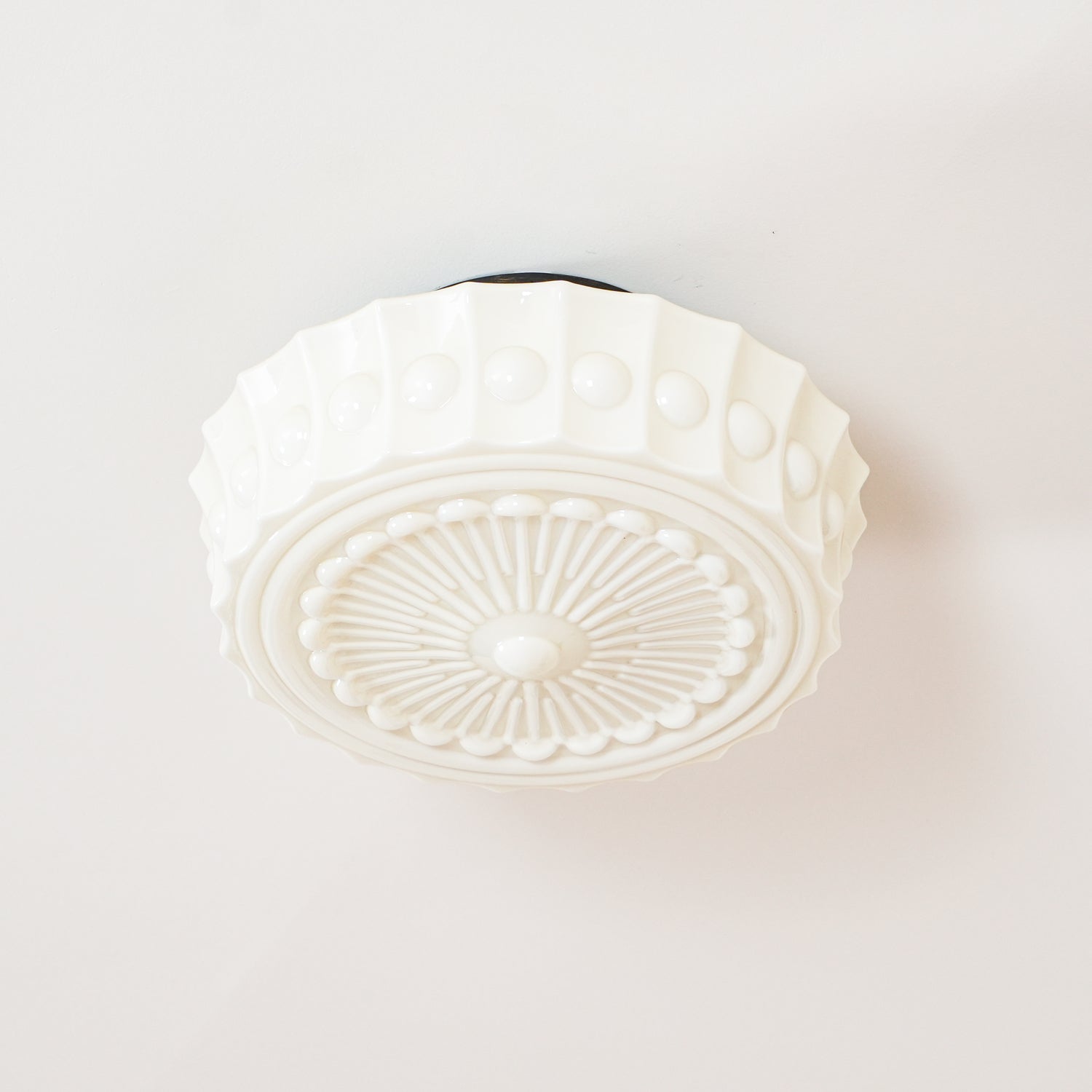 modern-round-glass-flush-mount-ceiling-light-fixture-for-living-and-dining-rooms