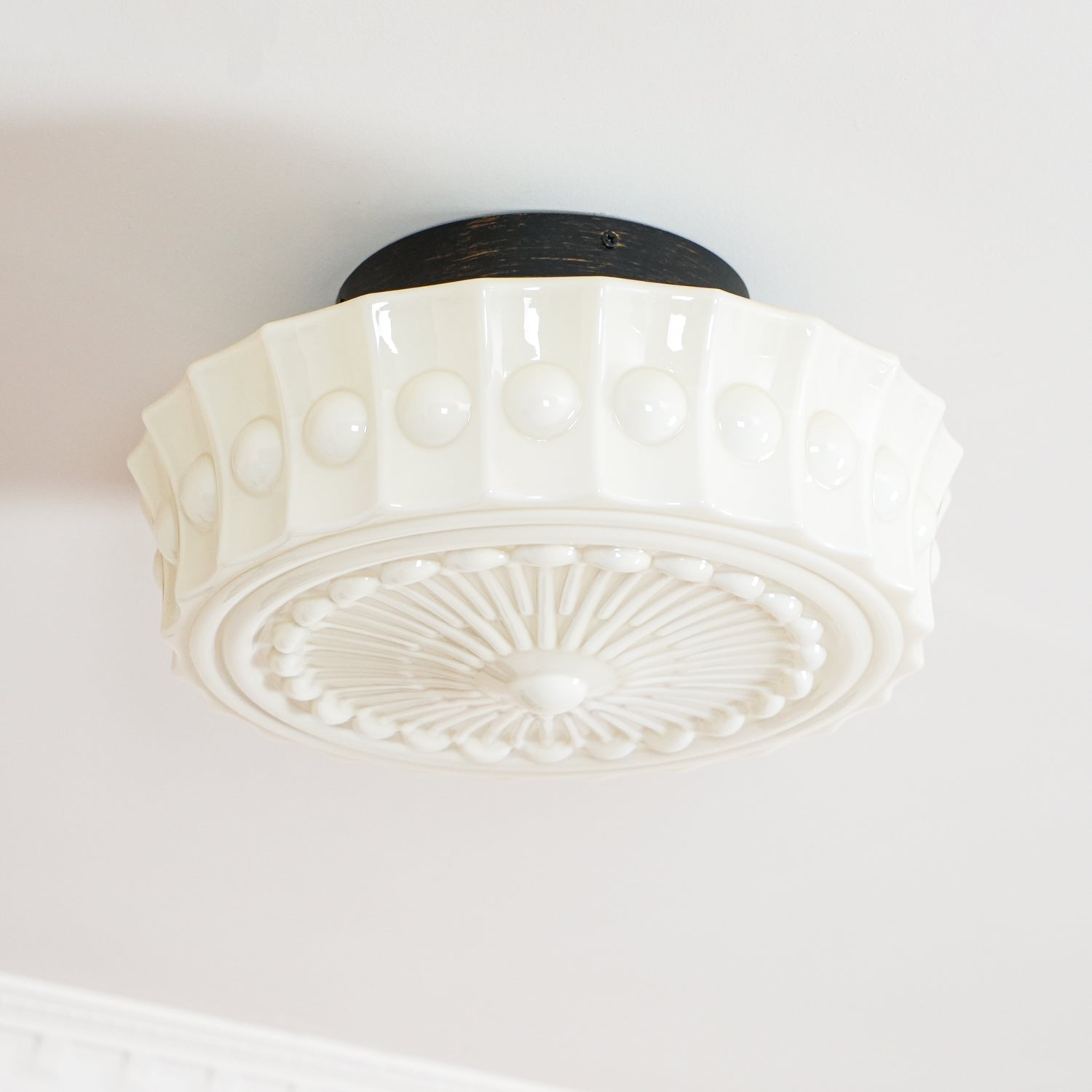 modern-round-glass-flush-mount-ceiling-light-fixture-for-living-and-dining-rooms