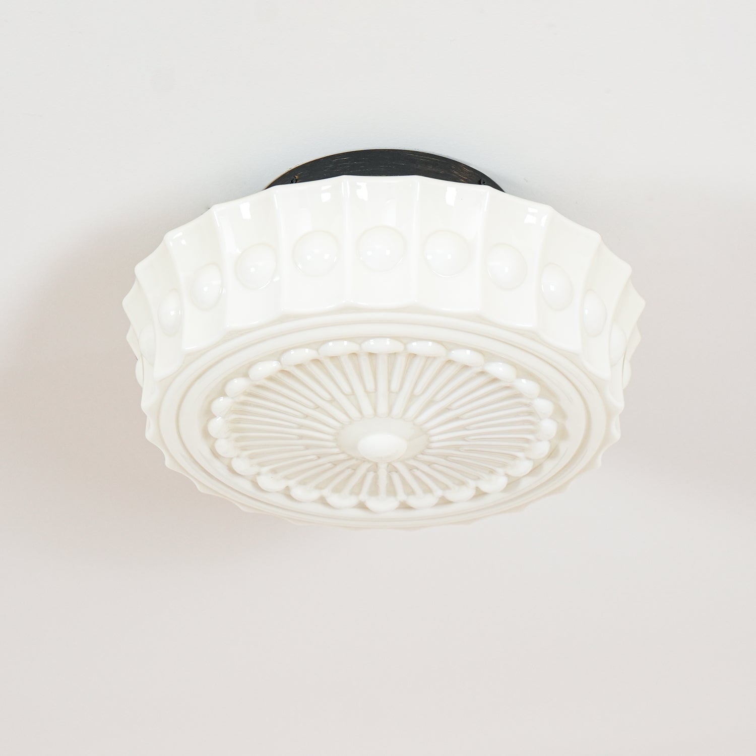 modern-round-glass-flush-mount-ceiling-light-fixture-for-living-and-dining-rooms