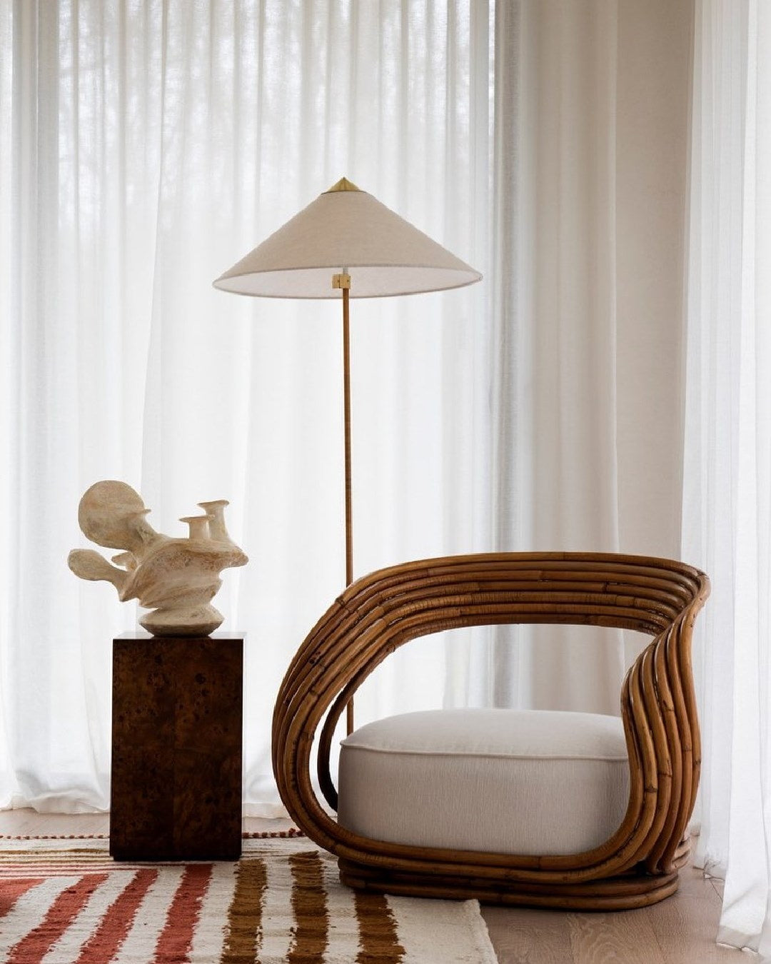 Mid Century Modern Rattan Stem Floor Lamp with Elegant Fabric Shade for Indoor Living Spaces