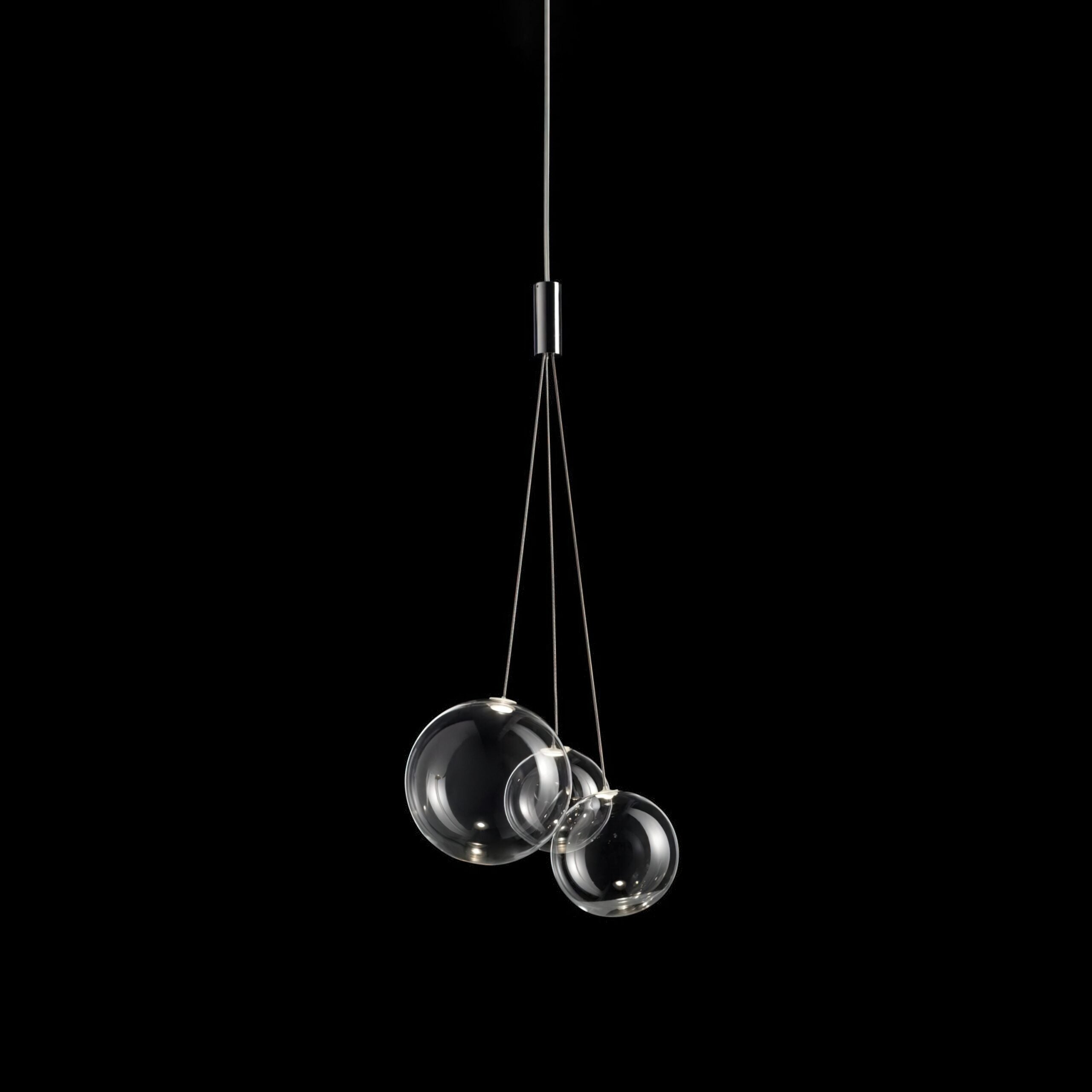 artistic-led-cluster-bubble-pendant-lamp-with-chrome-accents-and-glass-spheres