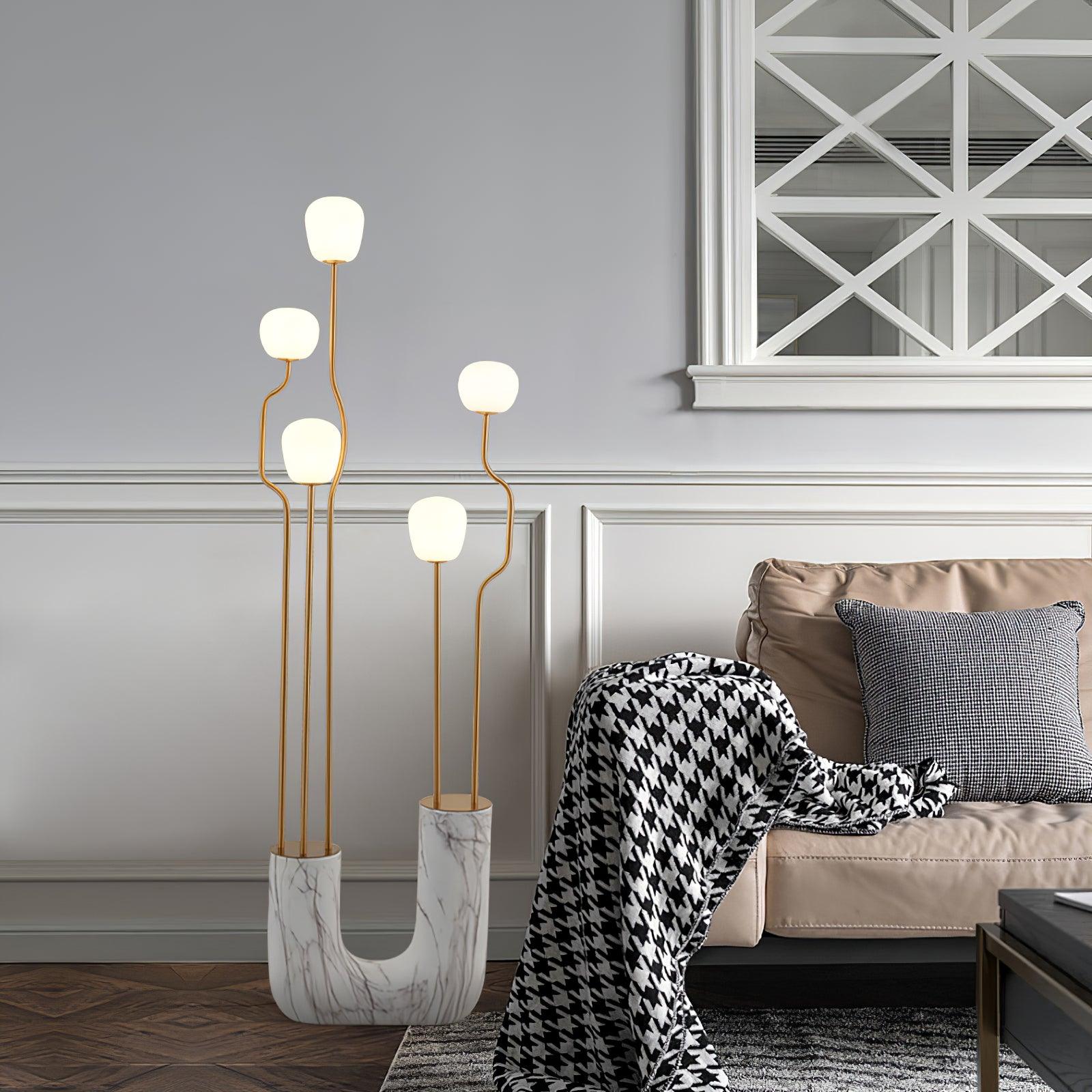 modern-comet-sculptural-floor-lamp-with-resin-and-metal-details-for-interior-lighting