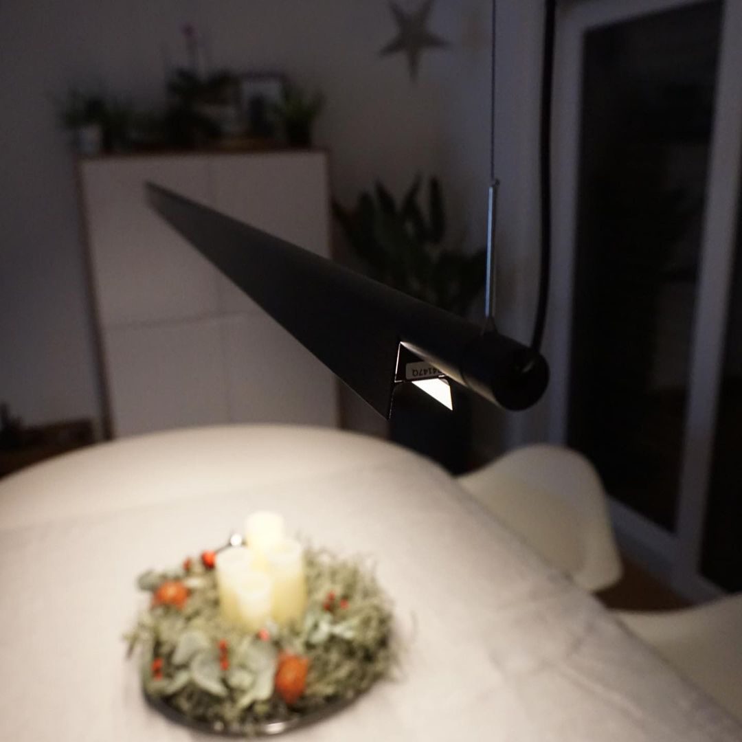 modern-minimalist-linear-led-pendant-light-adjustable-reflector-suspension-lamp