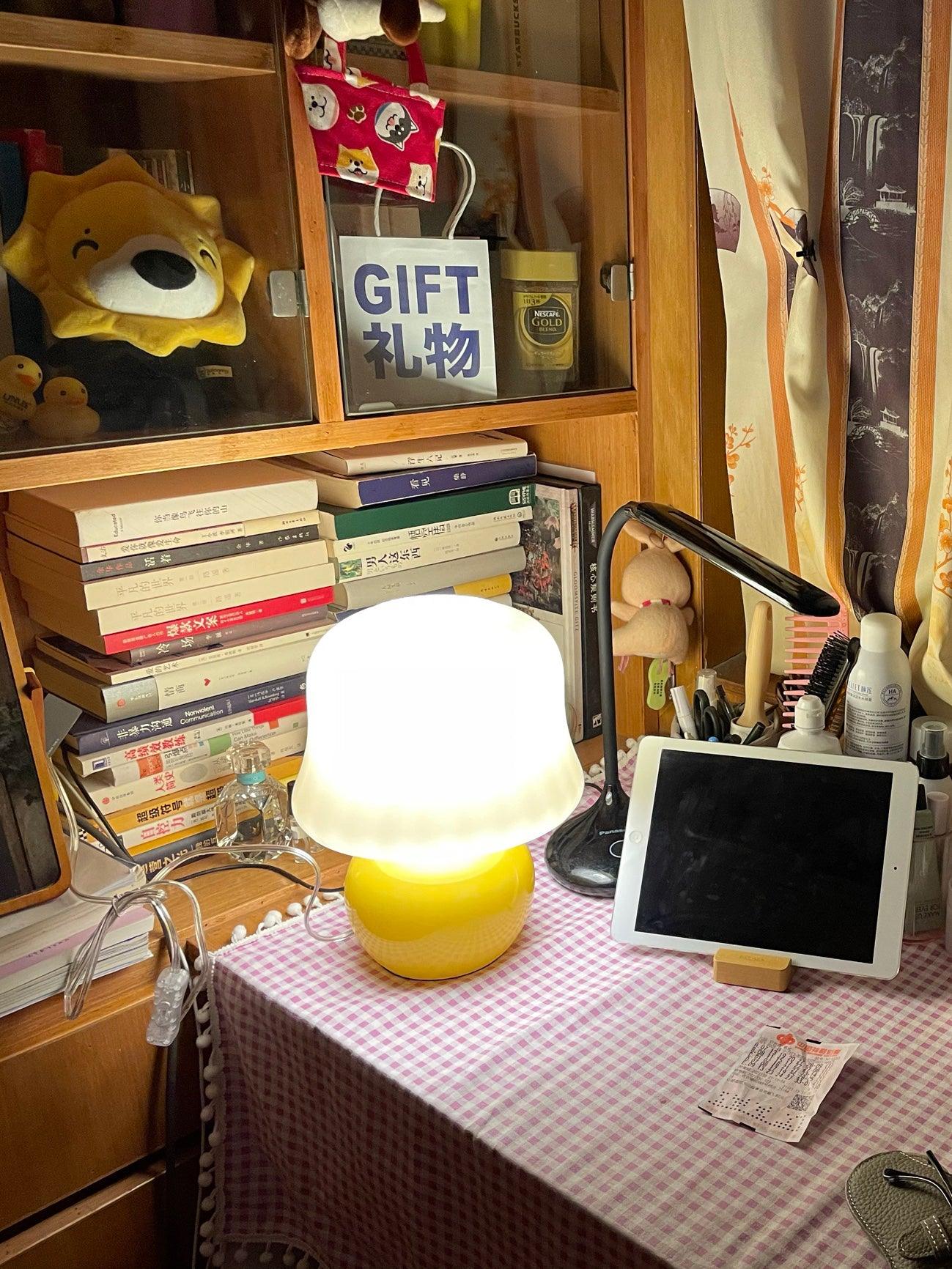 Creamy Mushroom Pleated Glass Table Lamp for Bedroom and Living Room Accent Lighting