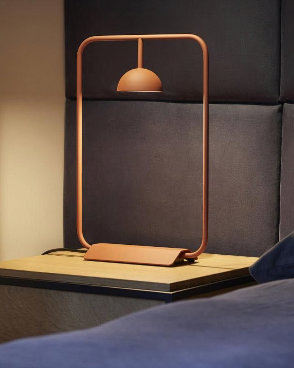 Modern Minimalist Cupolina Dome Table Lamp with Curved Metal Body for Reading and Office