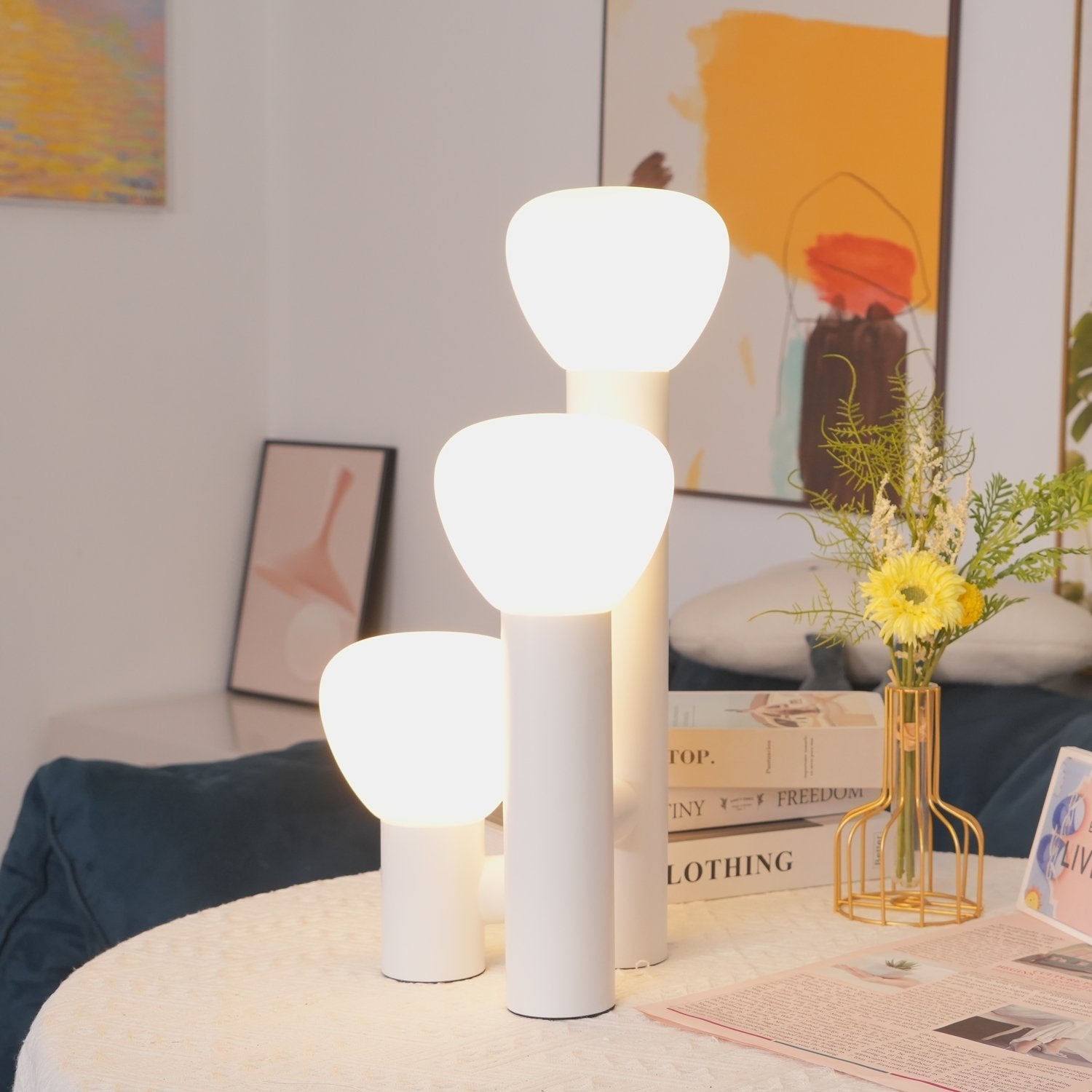 kienney-modern-metal-and-glass-table-lamp-for-living-room-and-bedroom-ambient-flashlight-style-desk-light
