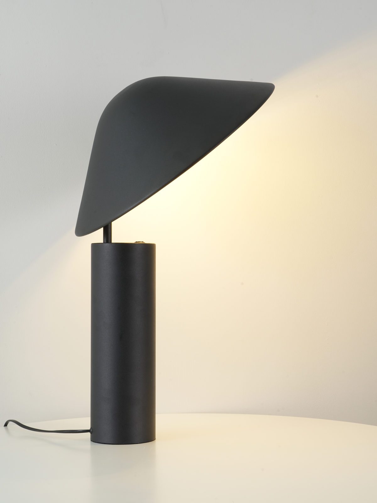 modern-metal-damo-simple-table-lamp-with-adjustable-shade-for-contemporary-home-lighting