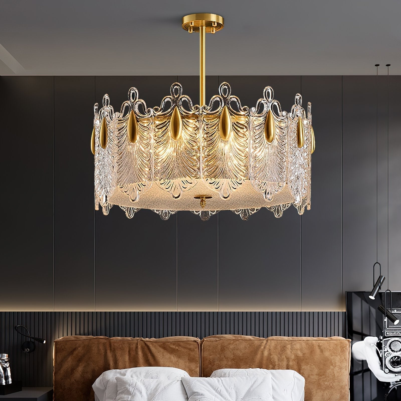 elegant-gold-patterned-glass-petal-round-chandelier-with-hand-formed-glass