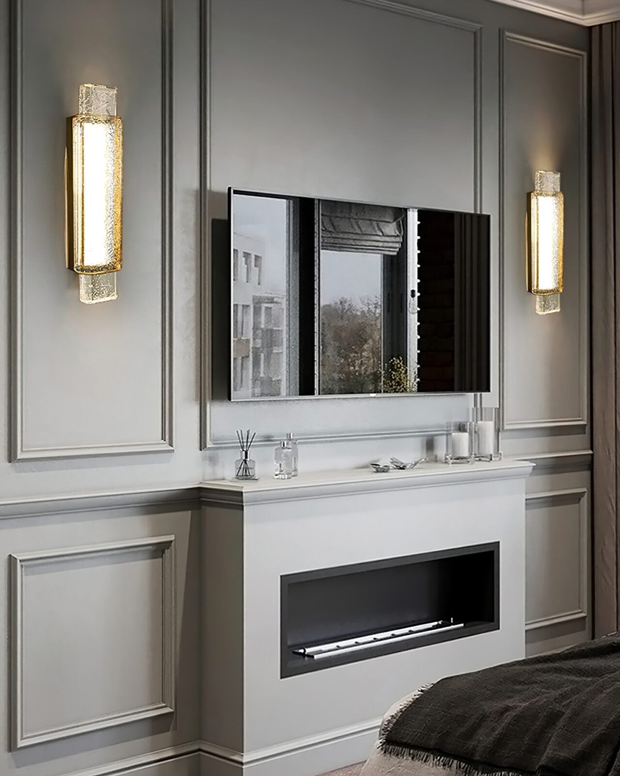 modern-bubble-glass-wall-sconce-with-gold-finish-integrated-led-indoor-lighting