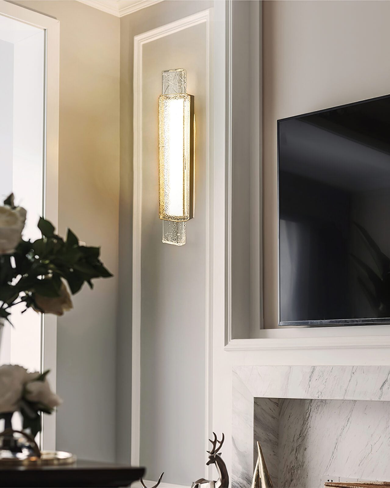 modern-bubble-glass-wall-sconce-with-gold-finish-integrated-led-indoor-lighting