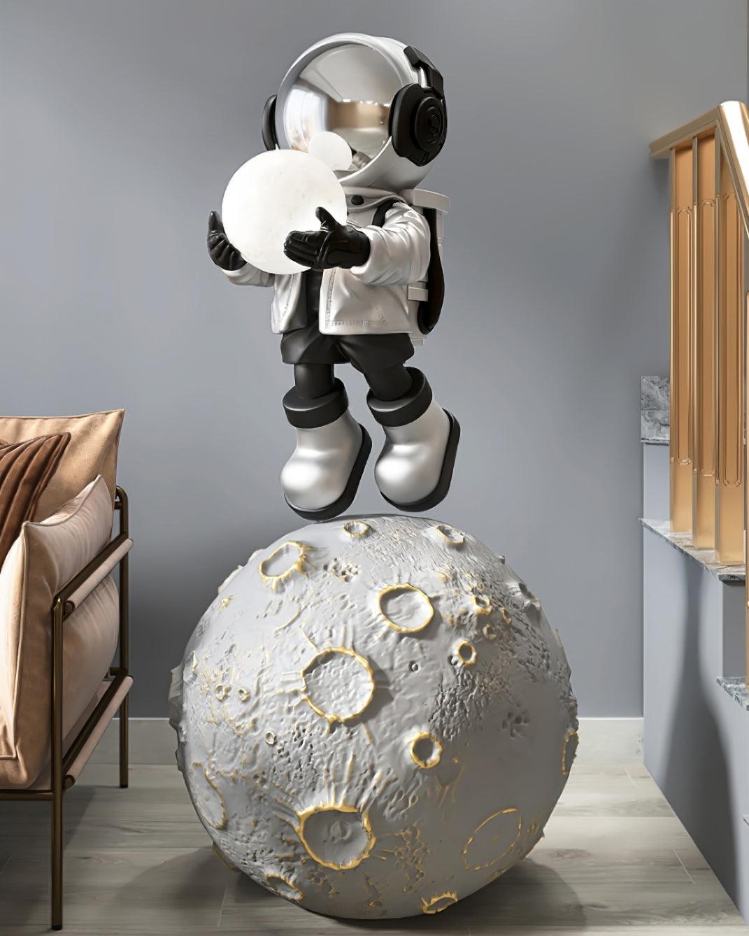 Modern Astronaut Diver LED Floor Lamp with Built-in Battery for Creative Space Theme Decor