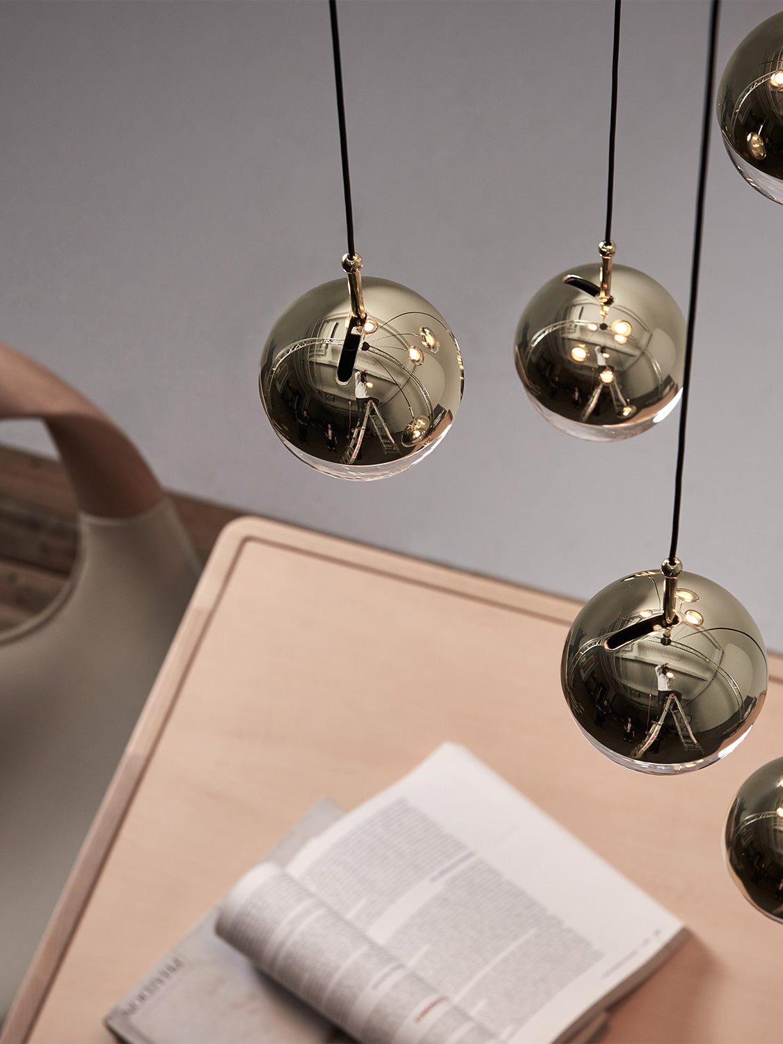 Modern Multi Head Glass Sphere LED Pendant Light for Restaurant and Home Decor