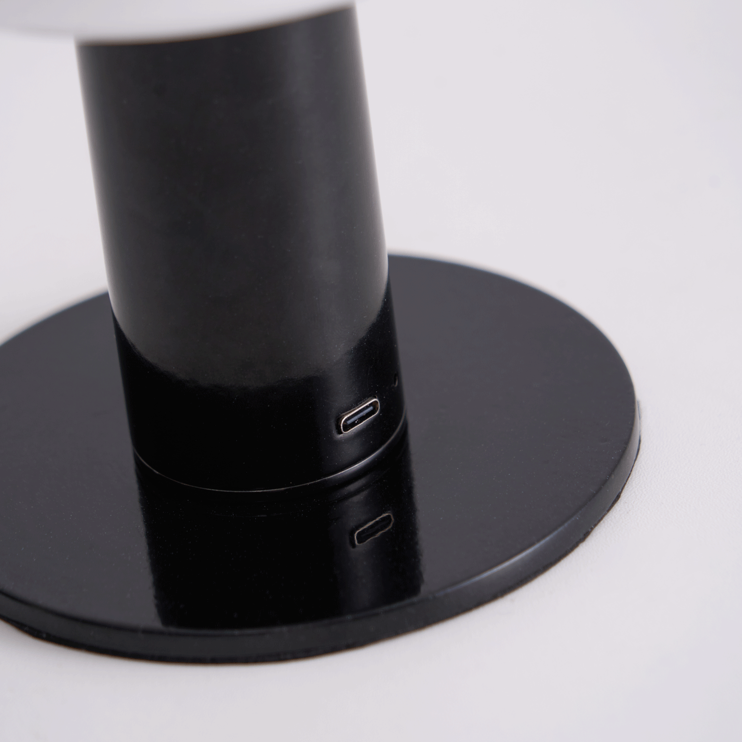 modern-drome-sculptural-glass-led-table-lamp-with-touch-switch-for-bedside-decor