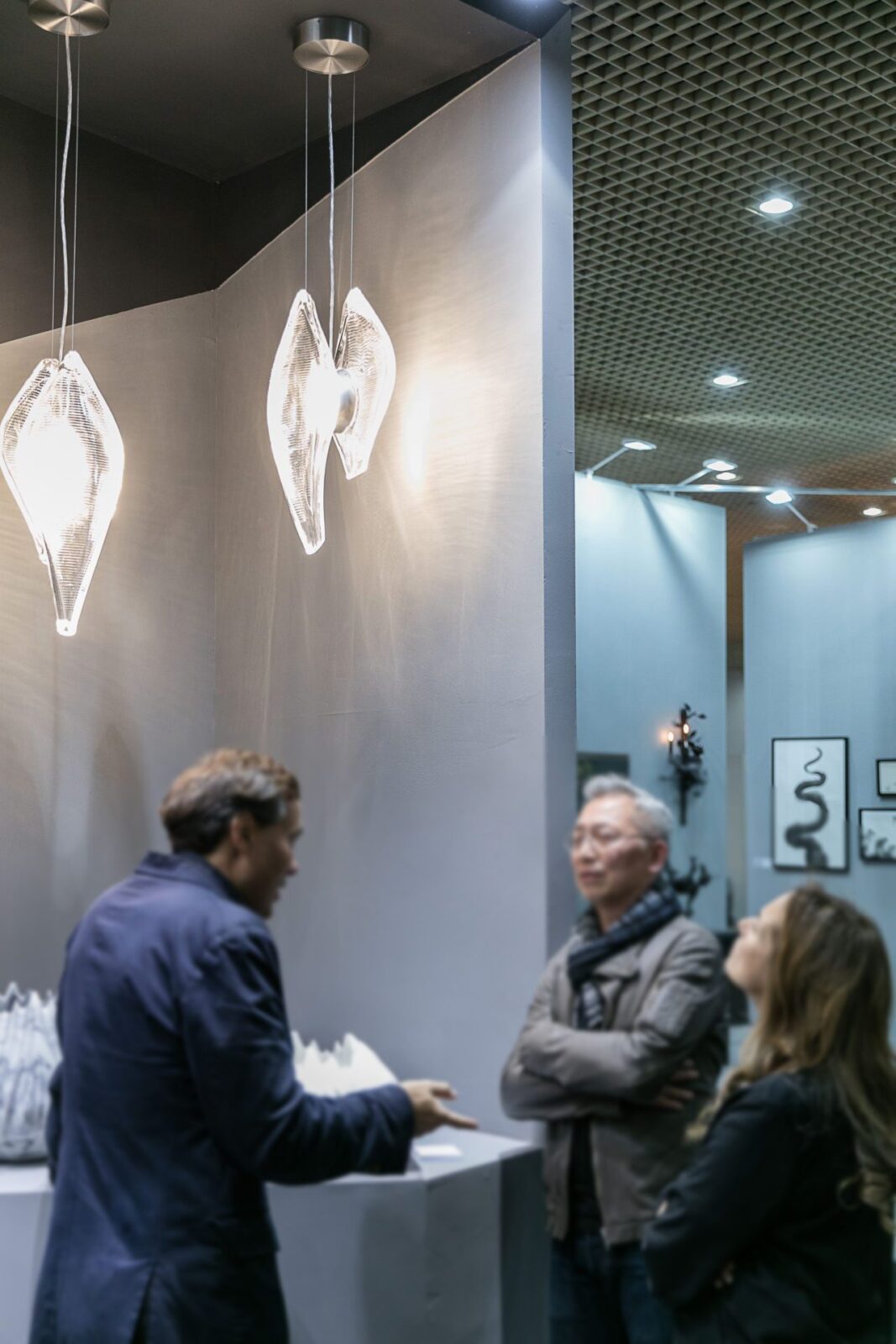 modern-asymmetrical-crystal-glass-pendant-light-for-luxury-kitchen-island-and-dining-areas