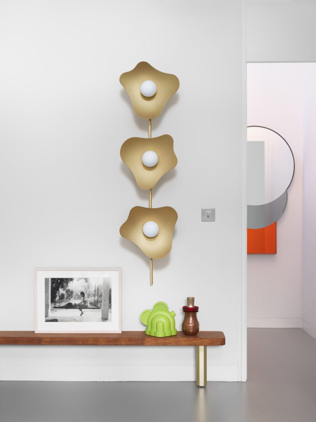 modern-sculptural-led-wall-sconce-blue-and-white-marble-artistic-organic-wall-light