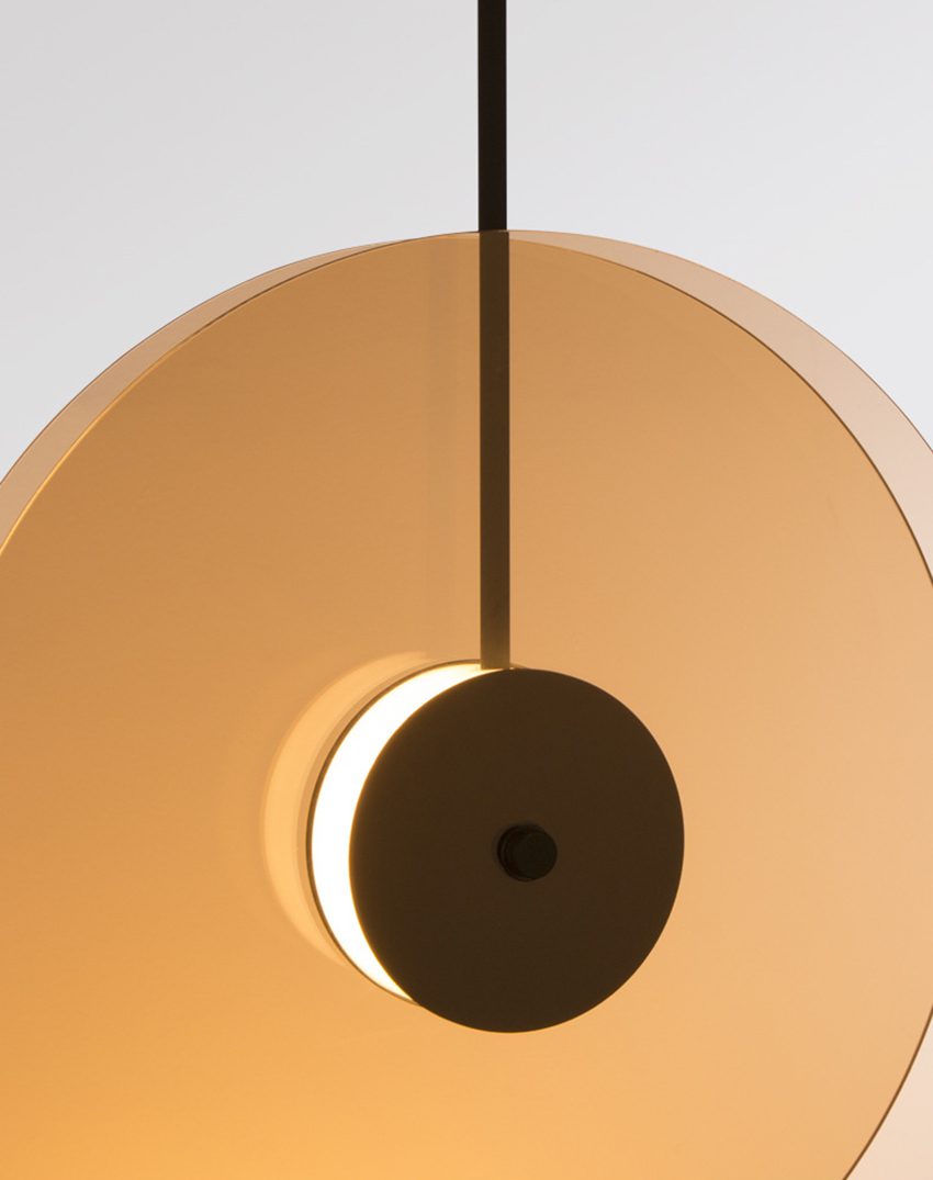 modern-eclipse-metalized-glass-disc-pendant-lamp-with-brass-details-and-soft-integrated-led-lighting