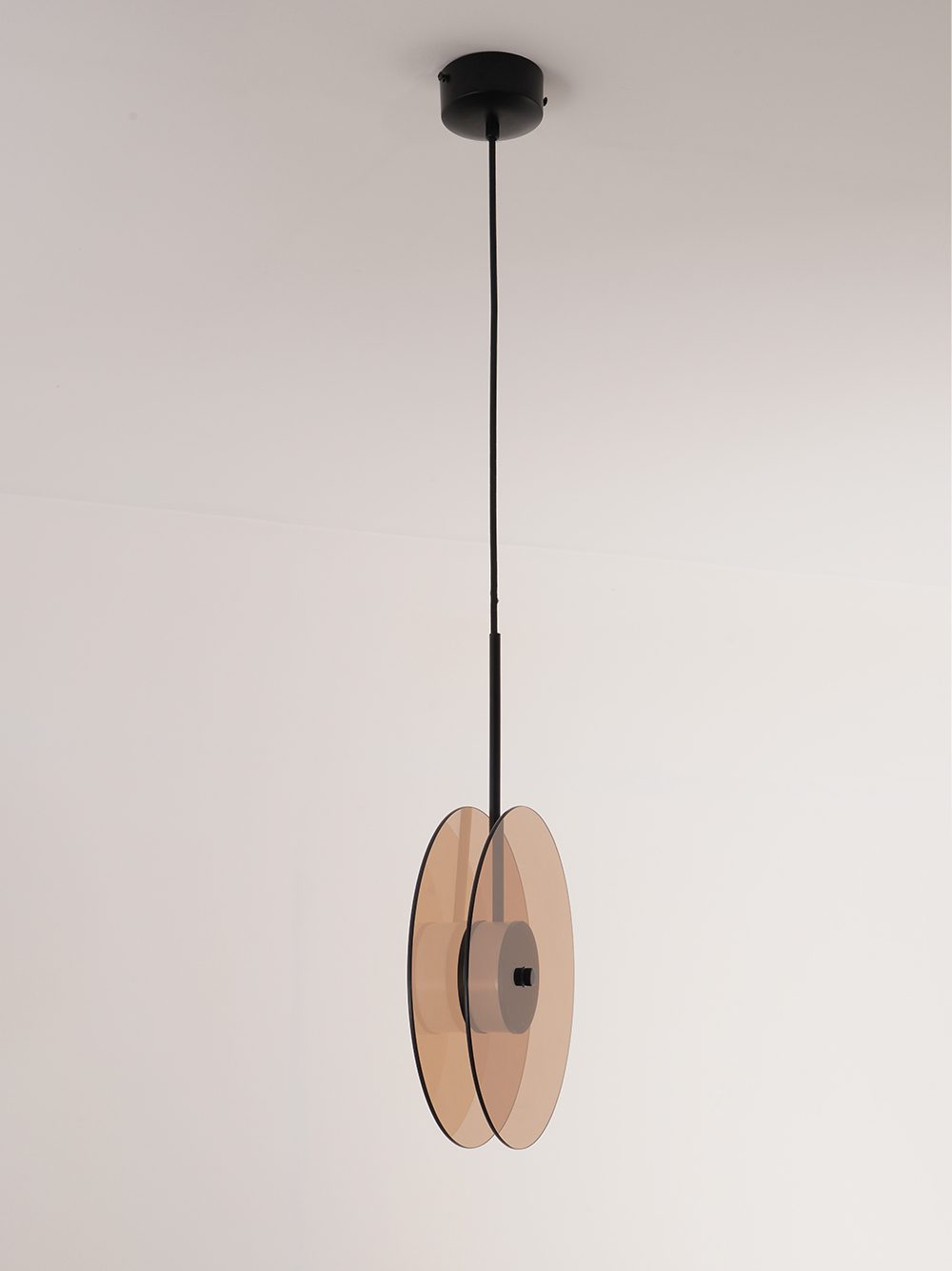 modern-eclipse-metalized-glass-disc-pendant-lamp-with-brass-details-and-soft-integrated-led-lighting