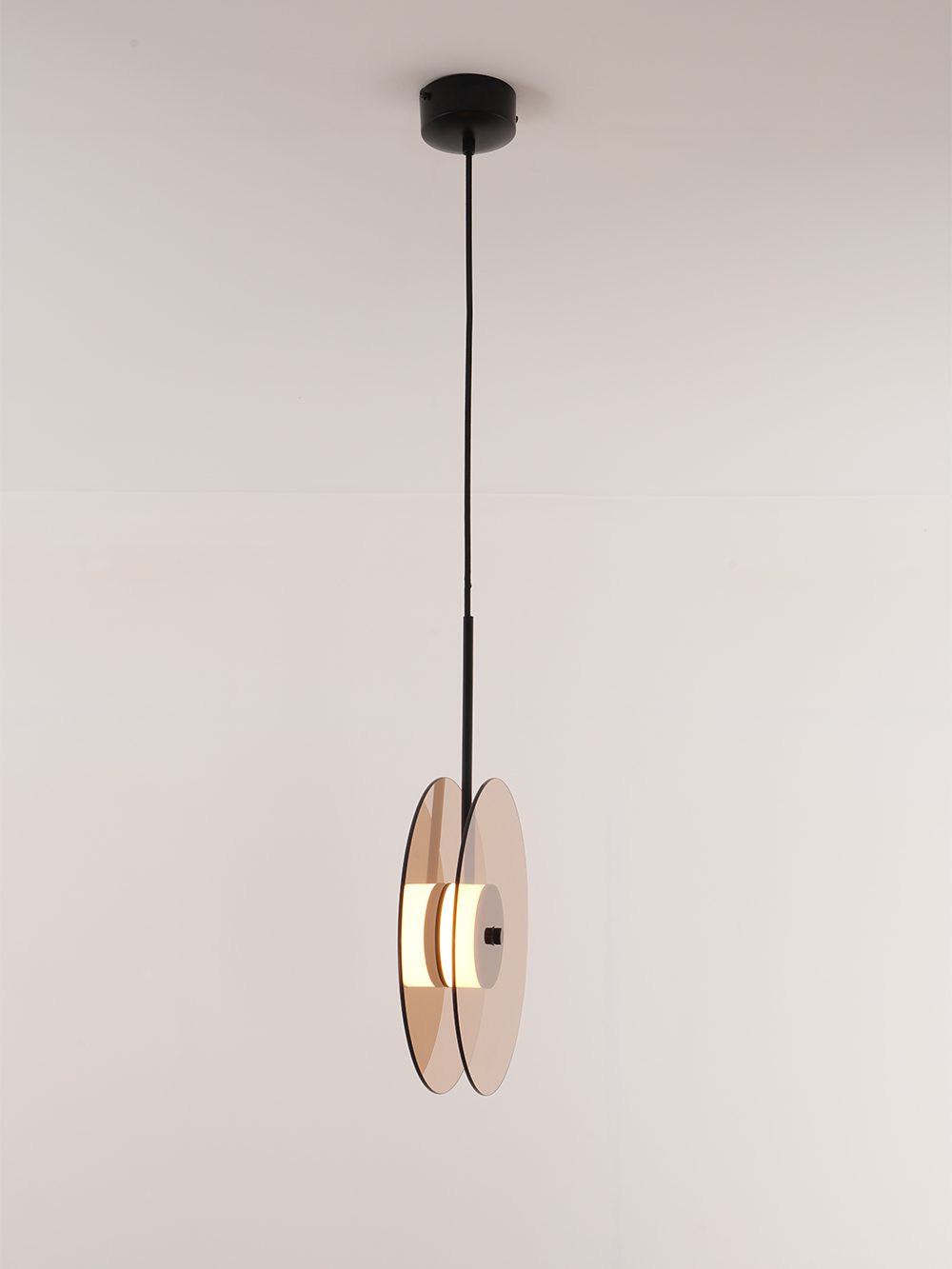 modern-eclipse-metalized-glass-disc-pendant-lamp-with-brass-details-and-soft-integrated-led-lighting