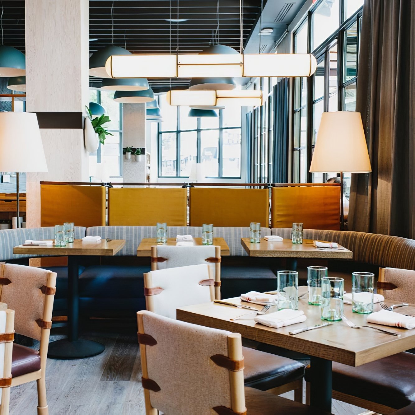modern-minimalist-cylindrical-endless-led-pendant-light-for-dining-room-and-office