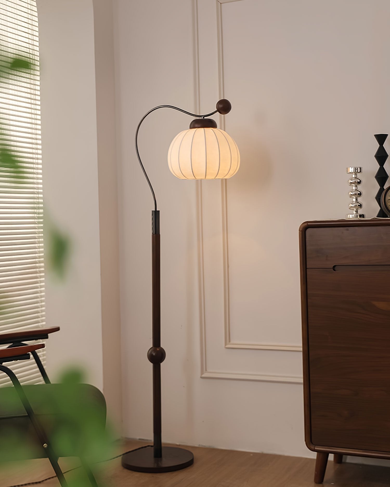 eryn-elegant-silk-pumpkin-floor-lamp-with-solid-ash-wood-stand